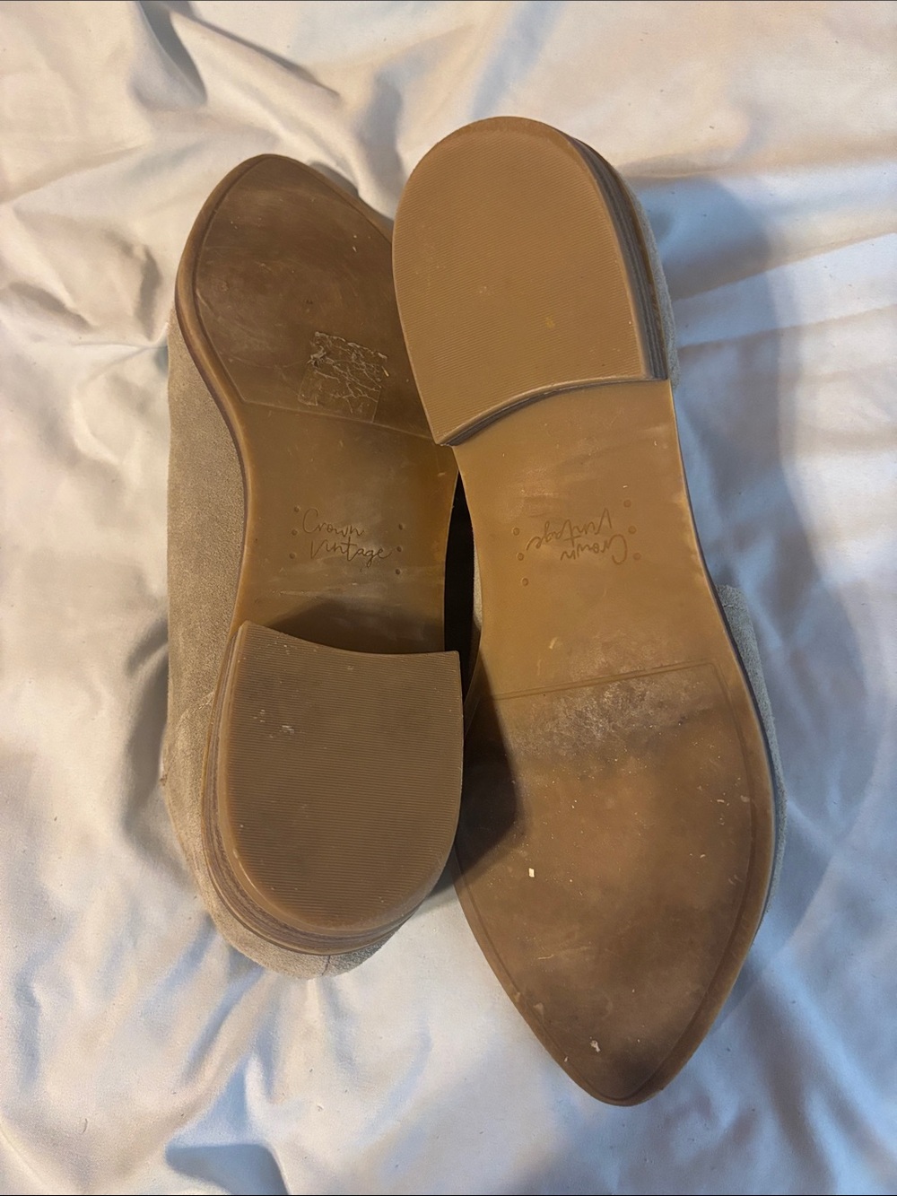 Crown Vintage Women's Pointed Suede Flats in Taupe Gray - Picture 2 of 3